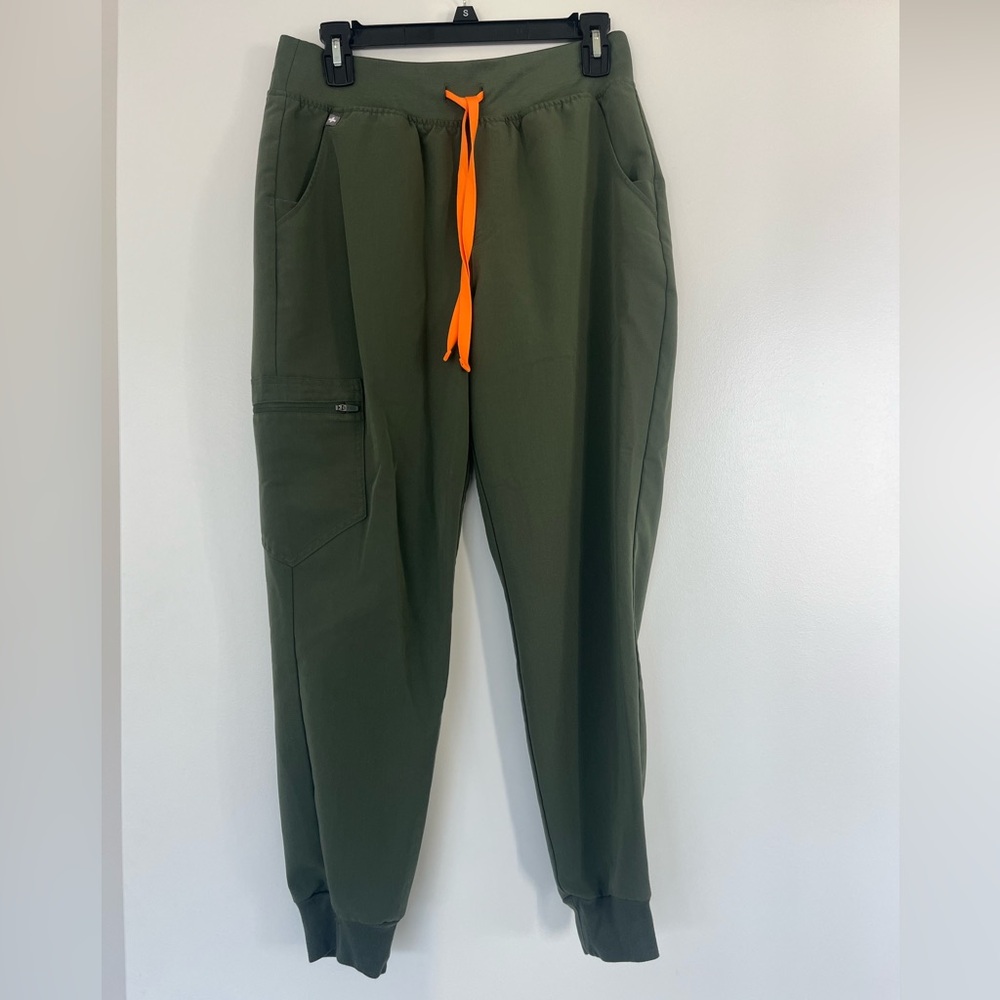 Women’s figs scrub bottoms